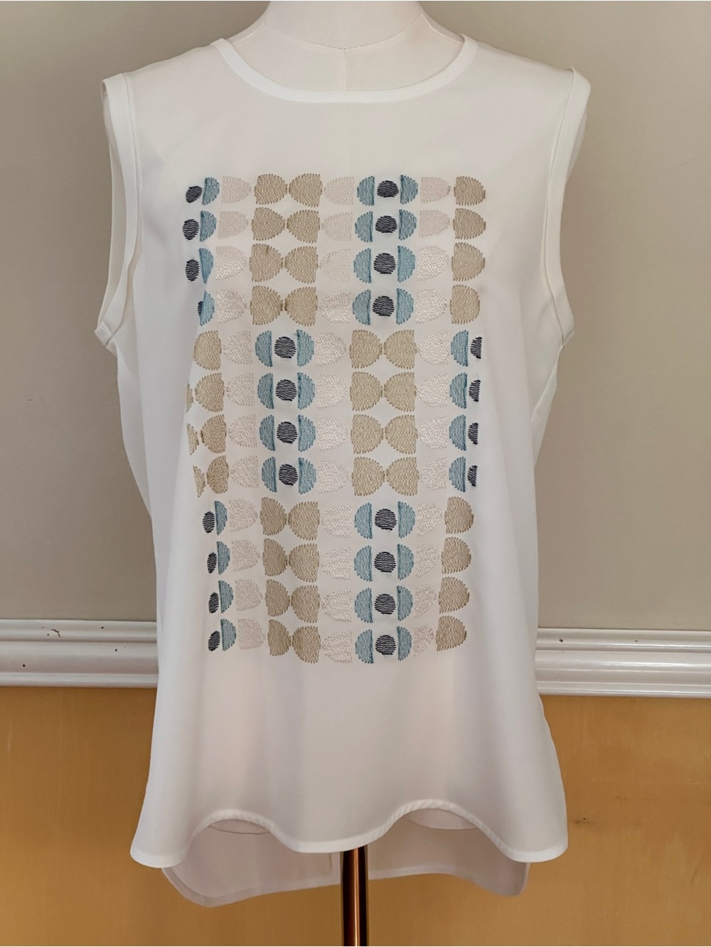 NIC+ZOE White Sleeveless Embroidered Geo-Stripe Tank